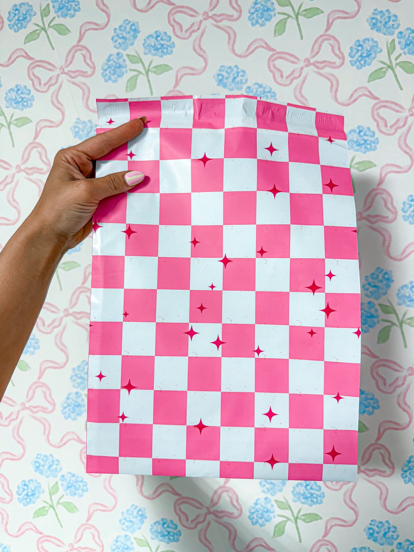 Pink and white checkered poly mailers